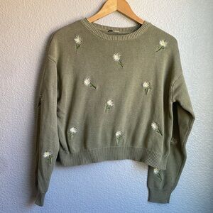 H&M Divided Green Daisy Cropped Sweater